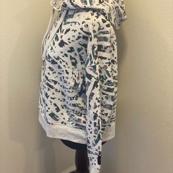 2 FOR $20 Calvin Klein Performance Camo Crop Cropped Hoodie Gray Size L NEW $59 - Picture 3 of 7